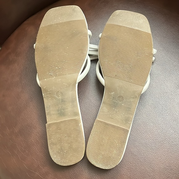 EUC sandals - Off white color - Picture 4 of 4